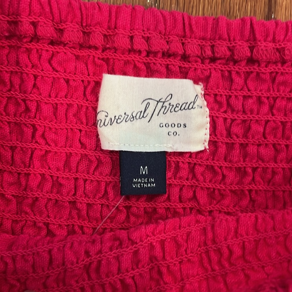 Universal Thread top - Picture 2 of 3